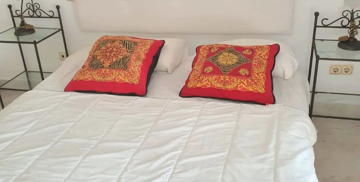 Sale of middle floor apartment in Puerto Banús 7