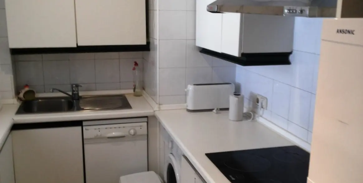 Sale of middle floor apartment in Puerto Banús 10