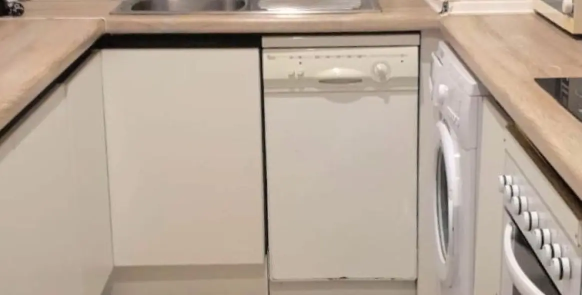 Sale of middle floor apartment in Puerto Banús 11