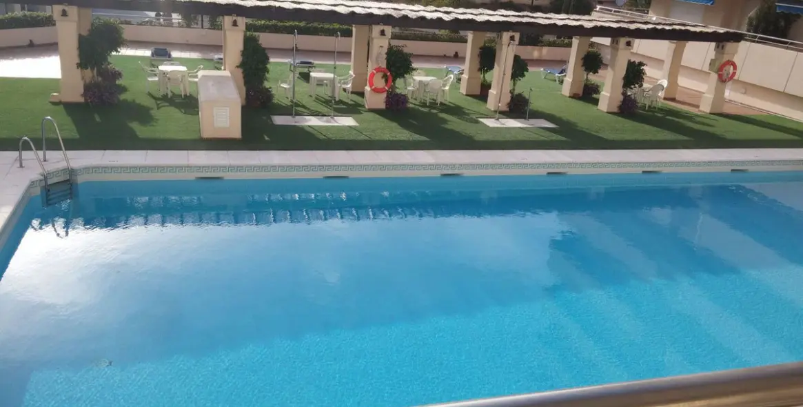 Sale of middle floor apartment in Puerto Banús 18