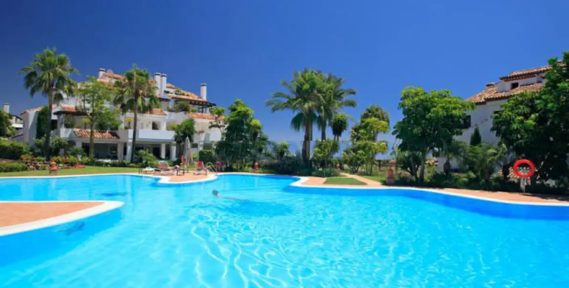 Продажа апартаментов на среднем этаже в Sierra Blanca 1