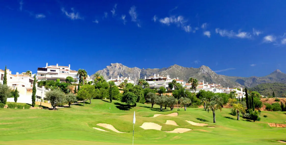 Продажа апартаментов на среднем этаже в Sierra Blanca 2