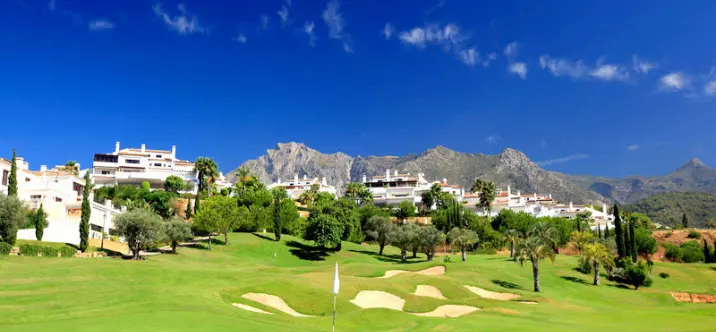 Продажа апартаментов на среднем этаже в Sierra Blanca 1