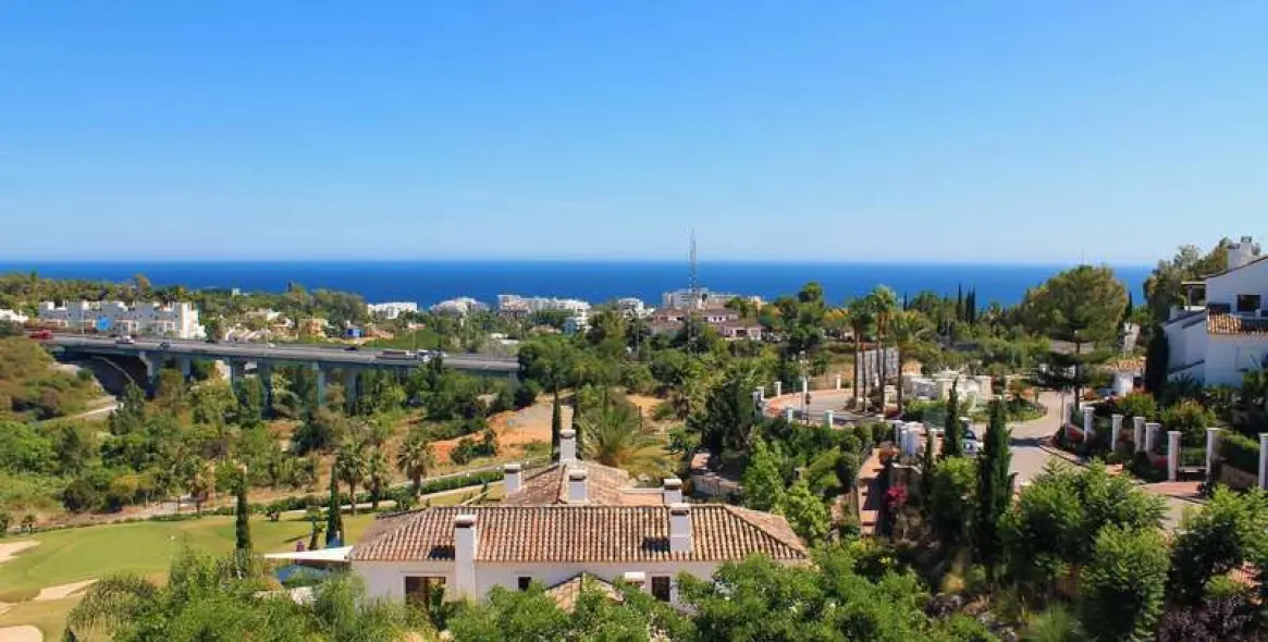 Продажа апартаментов на среднем этаже в Sierra Blanca 3