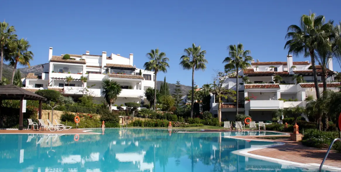 Продажа апартаментов на среднем этаже в Sierra Blanca 4