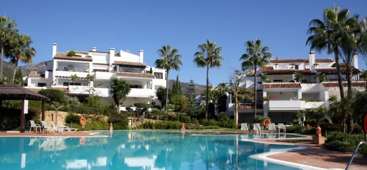 Продажа апартаментов на среднем этаже в Sierra Blanca 3