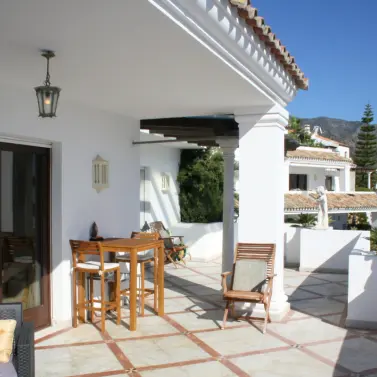 Продажа апартаментов на среднем этаже в Sierra Blanca