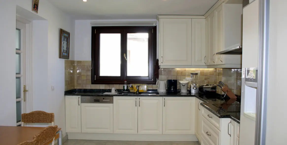 Продажа апартаментов на среднем этаже в Sierra Blanca 7