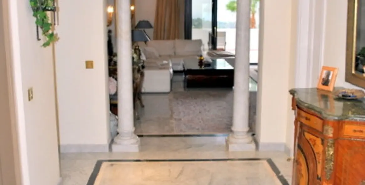 Продажа апартаментов на среднем этаже в Sierra Blanca 13