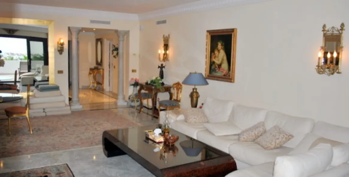 Продажа апартаментов на среднем этаже в Sierra Blanca 16