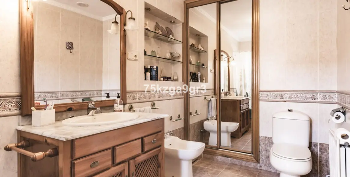 Sale of detached villa in Benalmadena Costa 3