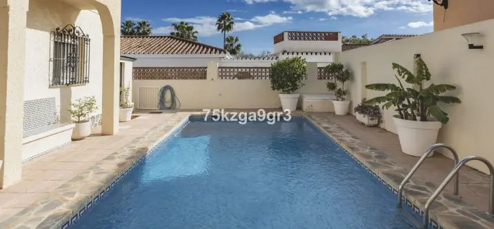 Sale of detached villa in Benalmadena Costa 3