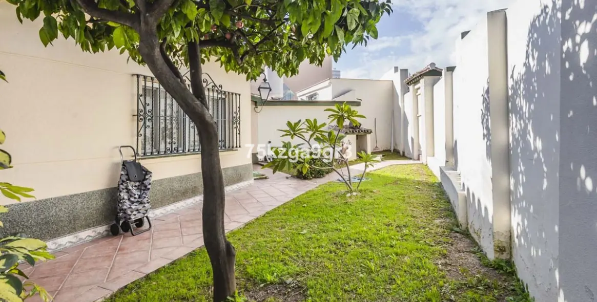 Sale of detached villa in Benalmadena Costa 15