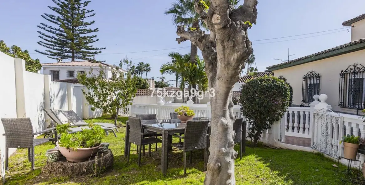 Sale of detached villa in Benalmadena Costa 16