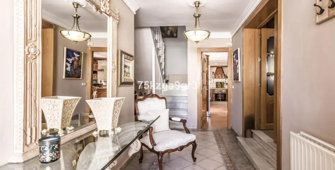 Sale of detached villa in Benalmadena Costa 24