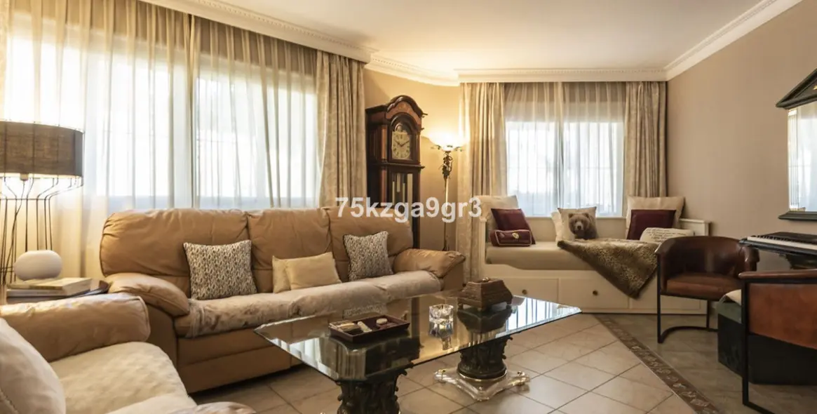 Sale of detached villa in Benalmadena Costa 29