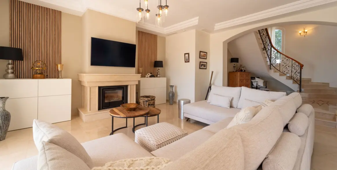 Sale of detached villa in Valtocado 21