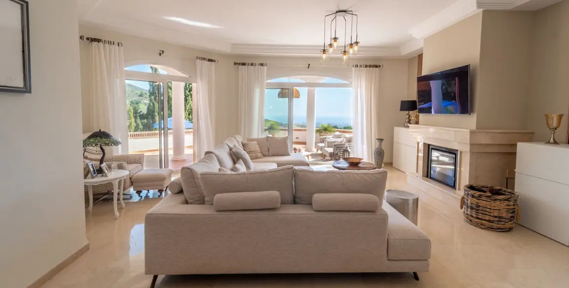 Sale of detached villa in Valtocado 23