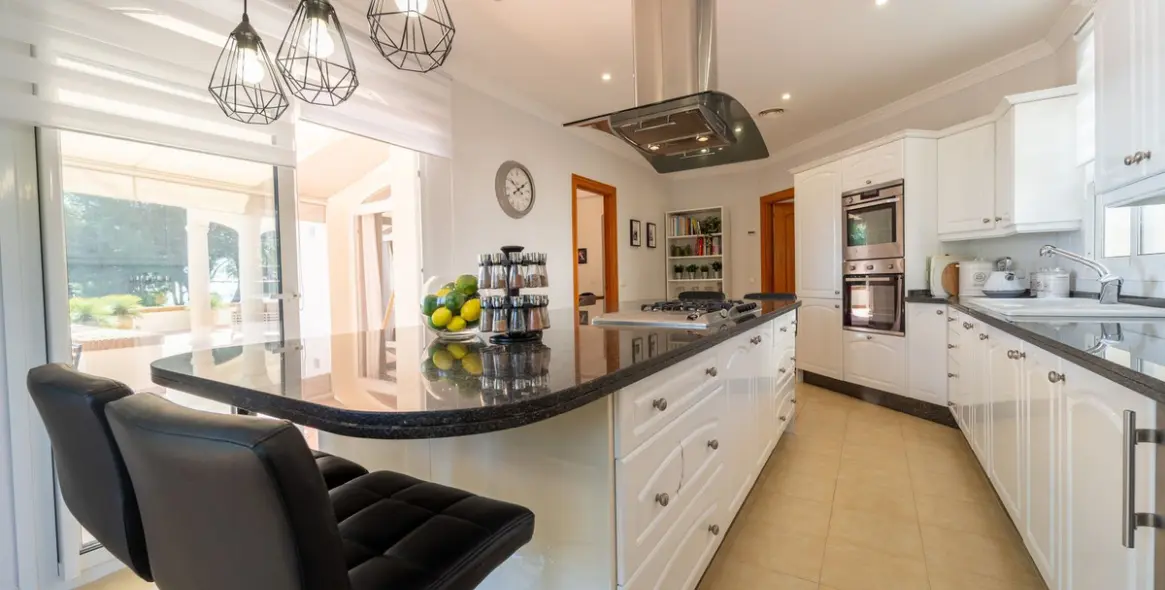 Sale of detached villa in Valtocado 33