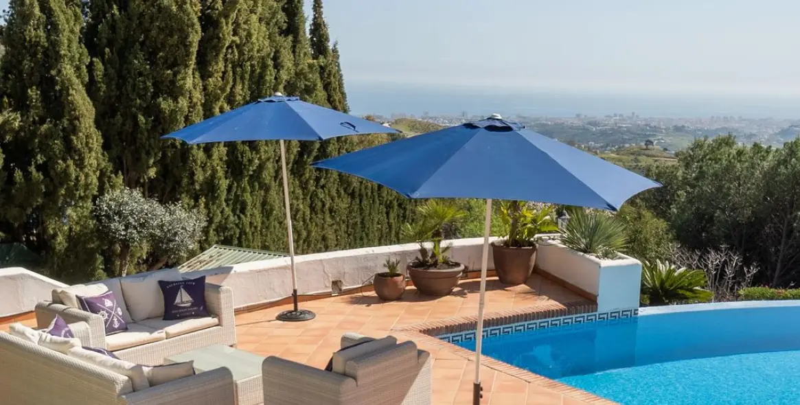 Sale of detached villa in Valtocado 40