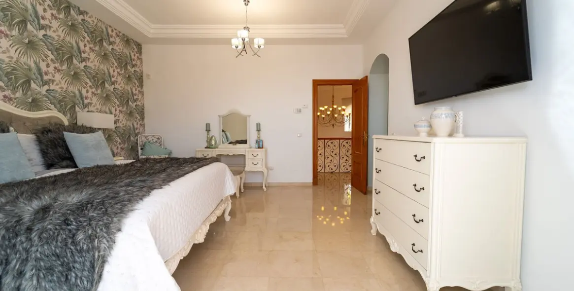 Sale of detached villa in Valtocado 44