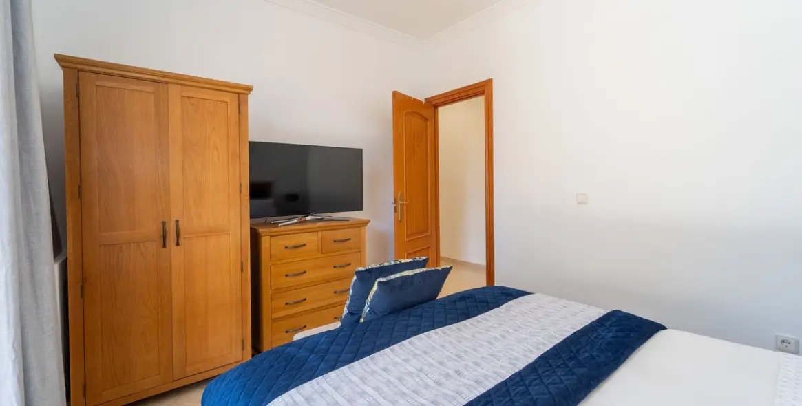 Sale of detached villa in Valtocado 68