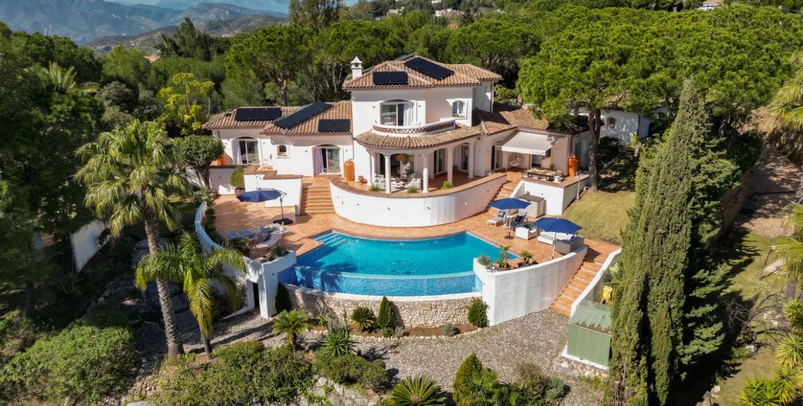 Sale of detached villa in Valtocado 72