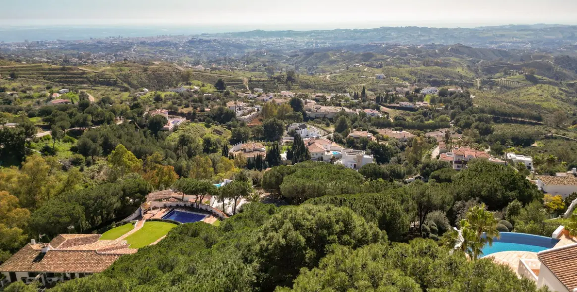 Sale of detached villa in Valtocado 74