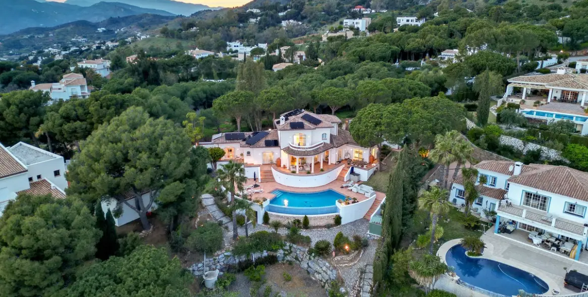 Sale of detached villa in Valtocado 75