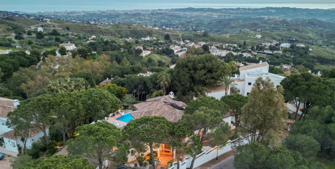 Sale of detached villa in Valtocado 76