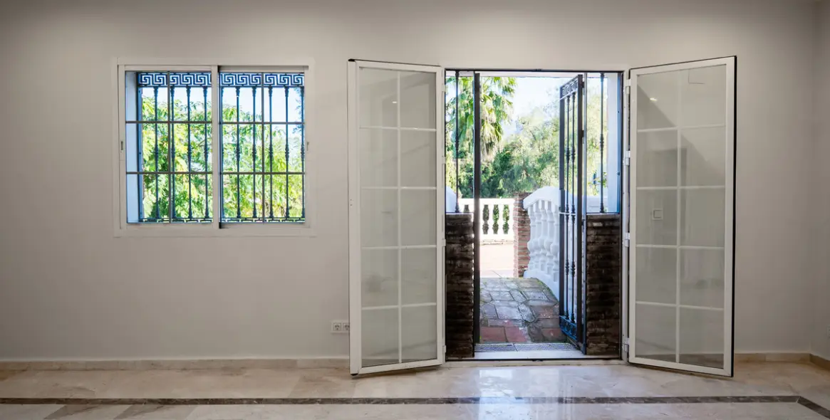 Venta de villa independiente en Nueva Andalucía 19