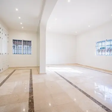 Sale of detached villa in Nueva Andalucía