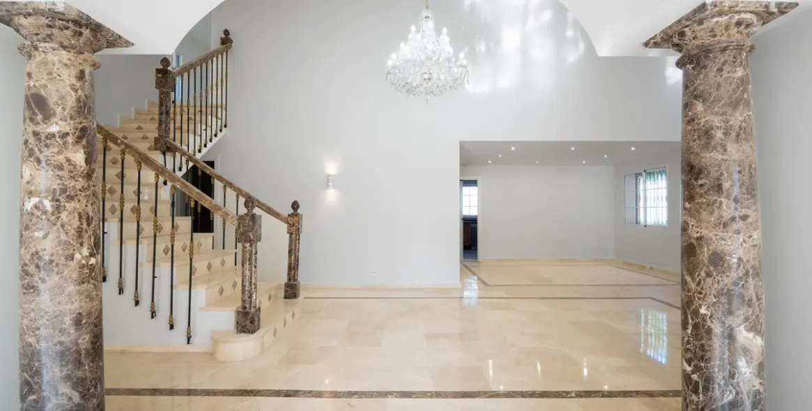 Sale of detached villa in Nueva Andalucía 11