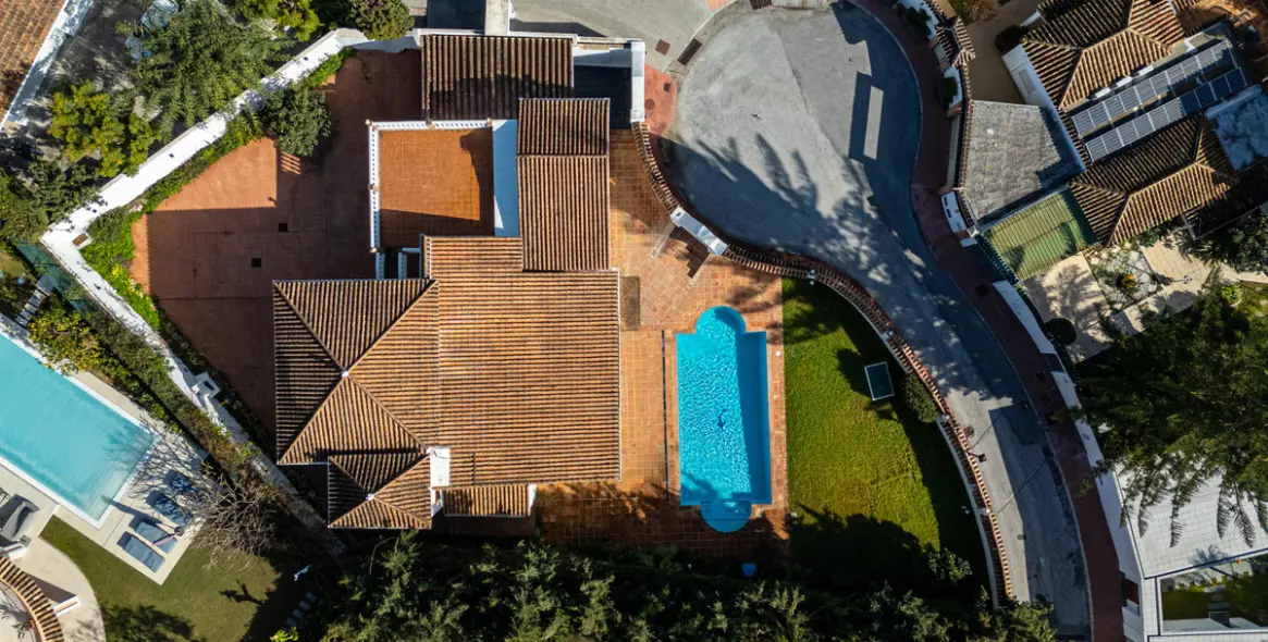 Sale of detached villa in Nueva Andalucía 28