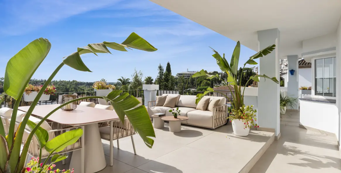 Venta de ático dúplex en Nueva Andalucía 13