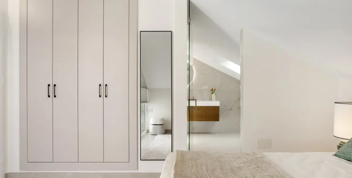 Venta de ático dúplex en Nueva Andalucía 19