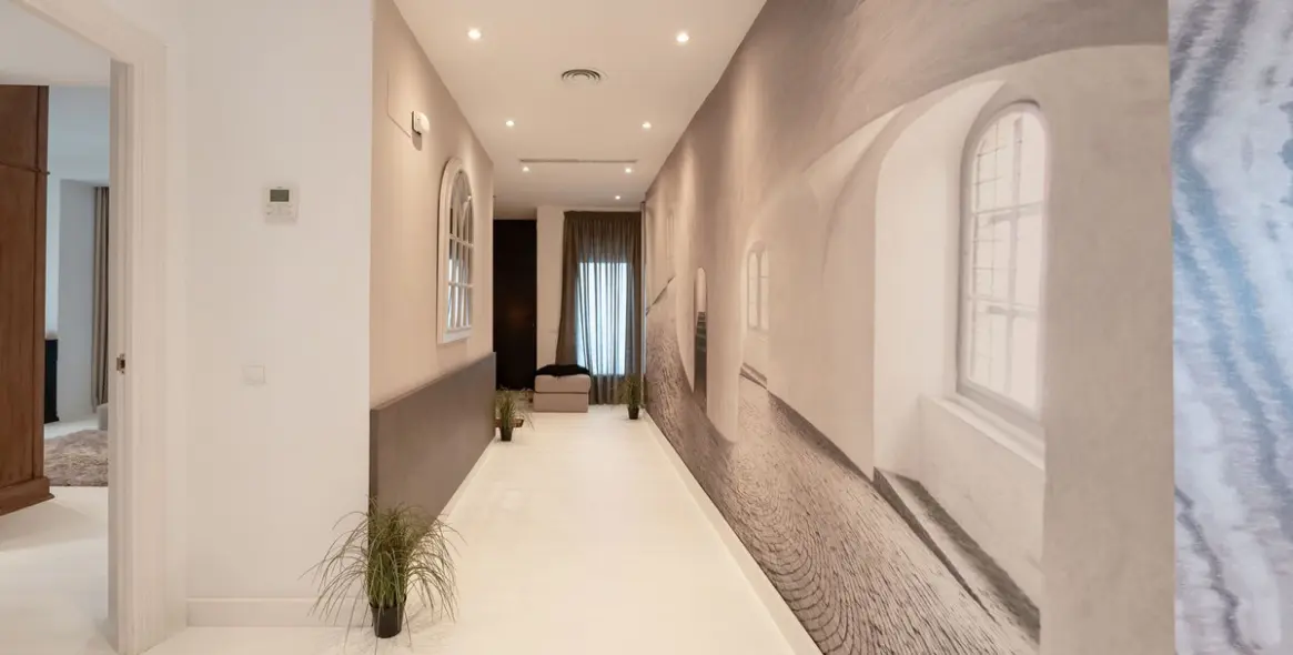 Venta de apartamento en planta media en Puerto Banús 7