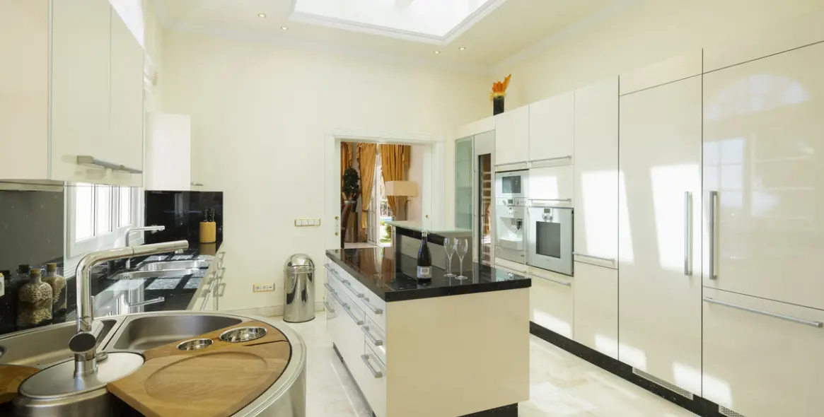 Venta de villa independiente en Sierra Blanca 9