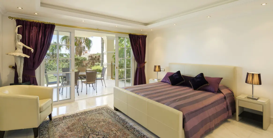 Venta de villa independiente en Sierra Blanca 14