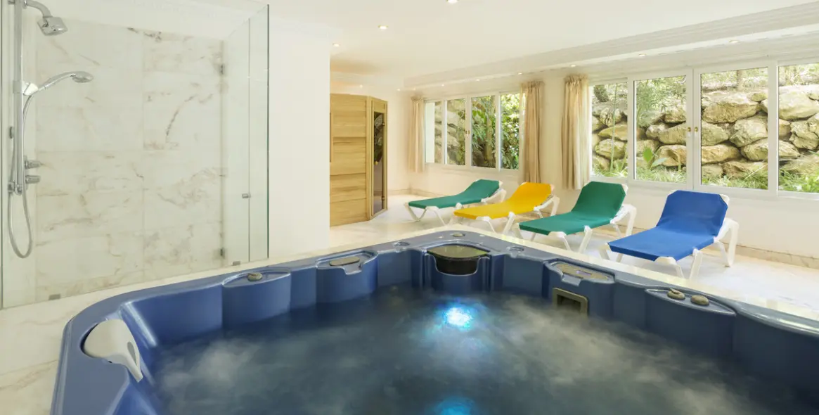 Venta de villa independiente en Sierra Blanca 19