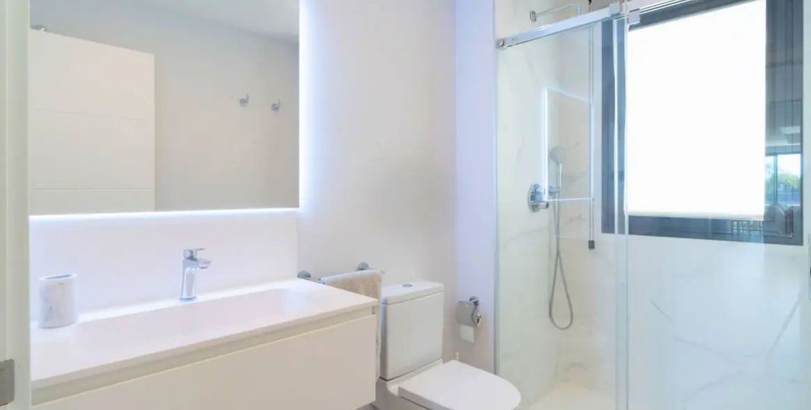 Sale of penthouse in Estepona 26