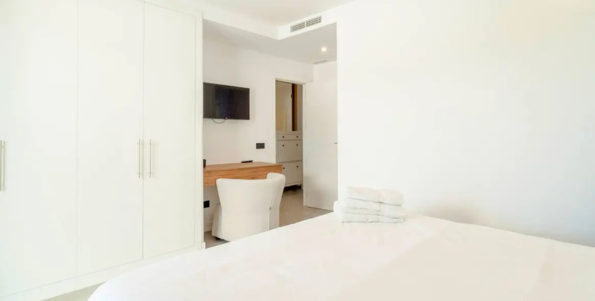 Sale of penthouse in Estepona 27