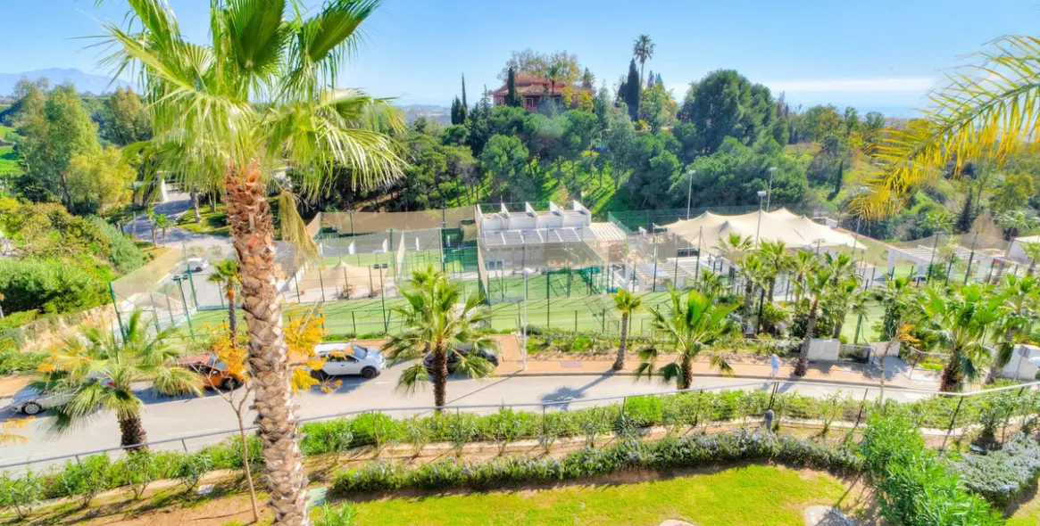 Sale of penthouse in Estepona 36