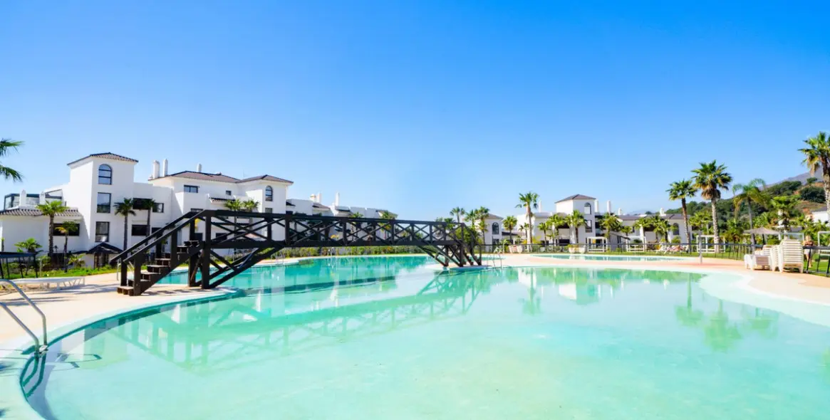 Sale of penthouse in Estepona 41