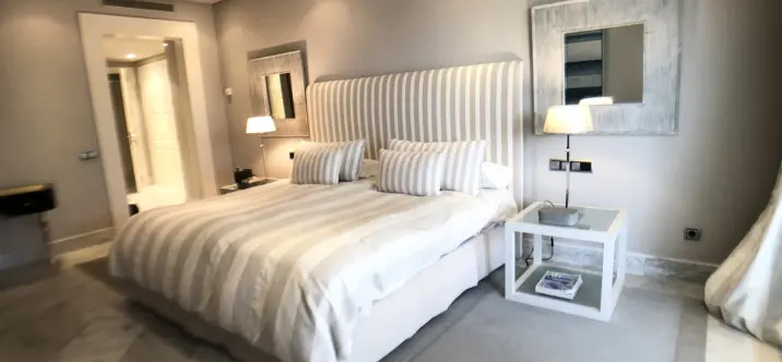 Долгосрочная аренда апартаментов на среднем этаже в Los Monteros 2