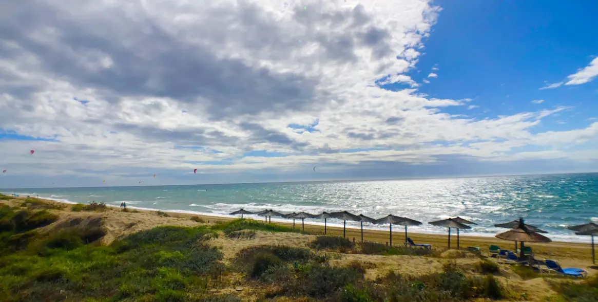 Долгосрочная аренда апартаментов на среднем этаже в Los Monteros 4