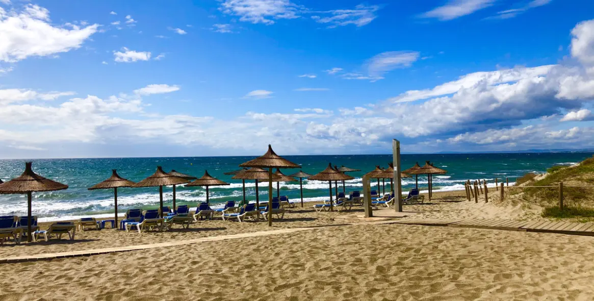 Долгосрочная аренда апартаментов на среднем этаже в Los Monteros 8