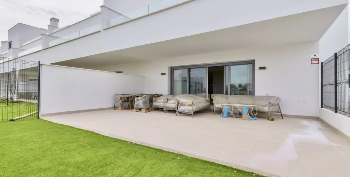 Alquiler a corto plazo de apartamento en planta baja en Cancelada 9