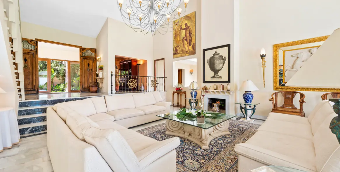 Venta de villa independiente en Estepona 4