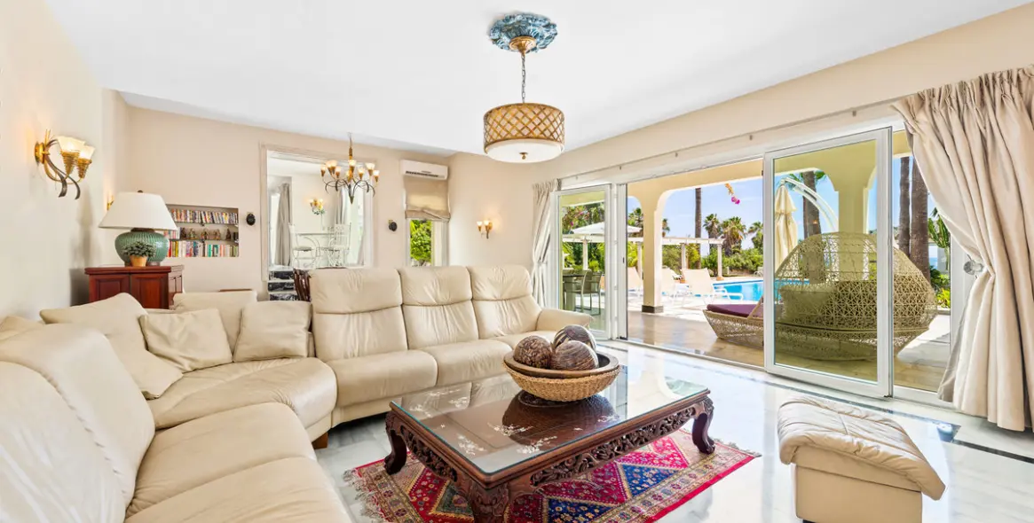 Venta de villa independiente en Estepona 6